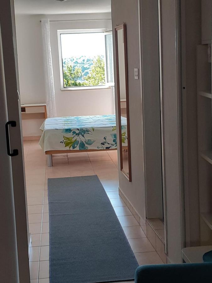 Apartment Zlata ラブ エクステリア 写真